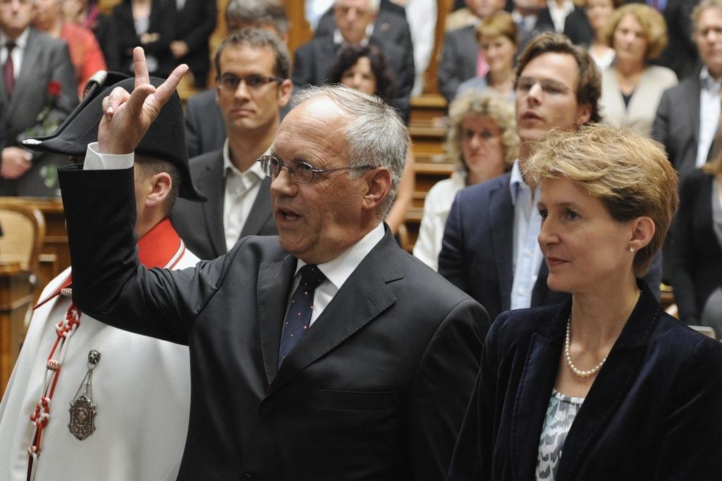 22 septembre 2010: élection au Conseil fédéral en compagnie de Simonetta Sommaruga et prestation de serment pour les deux Bernois.