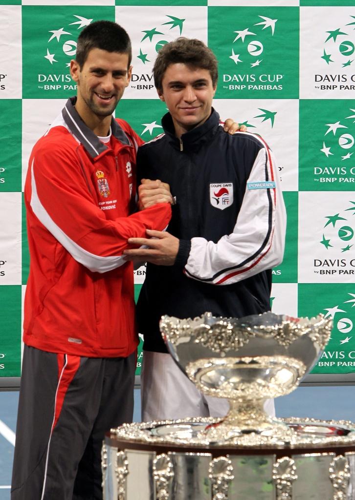 Novak Djokovic affrontera Gilles Simon lors du 2e simple vendredi. [KEYSTONE - SRDJAN SUKI]