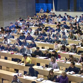 L’université de Fribourg, s’associe aussi à celles de Neuchâtel et Berne autour d'un programme commun de master en informatique scientifique.