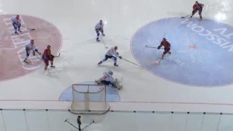 Hockey / Coupe Spengler: demi-finale St-Pétersbourg - GE-Servette. Les Suisses ouvrent le score à la 11e minute par Goran Bezina