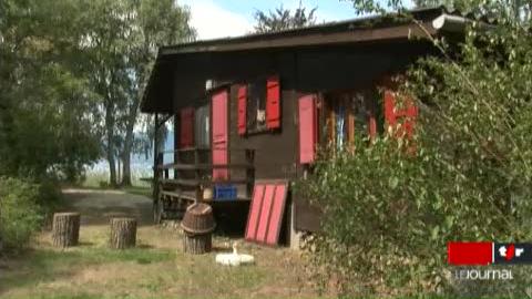 NE: le tribunal cantonal vaudois vient de désavouer les contrats nature passés entre le canton et les propriétaires des chalets de vacances construits dans la Grande Cariçaie (NE)