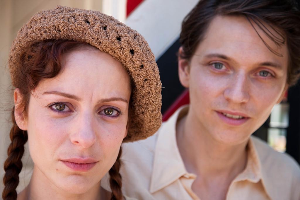 Pour son premier film, Raphaël joue les séducteurs auprès d'Audrey Dana.