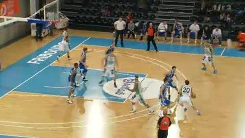 Basket / Coupe de la ligue (1/4 final): Fribourg - Bâle (82-57) + itw Thibaut Petit , entraîneur BBC Monthey (1/2)