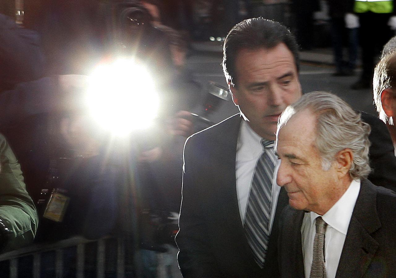 Bernard Madoff subit une peine de prison de 150 ans, ses fils, eux, n'ont pas été inculpés.