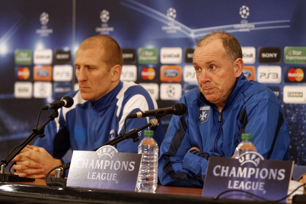 Stéphane Grichting a participé à la conférence de presse d'avant-match avec son entraîneur Jean Fernandez. [KEYSTONE - LAURENT CIPRIANI]