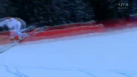 Ski alpin / Coupe du monde : Le Français David Poisson fait une terrible chute dans la descente de Val Gardena.