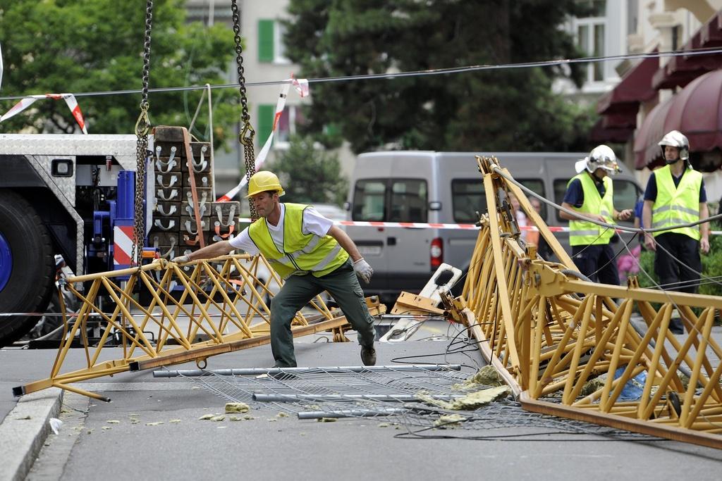 Les accidents du lundi coûtent plus de 10 millions de francs par an à la Suva. [Keystone - JEAN-CHRISTOPHE BOTT]