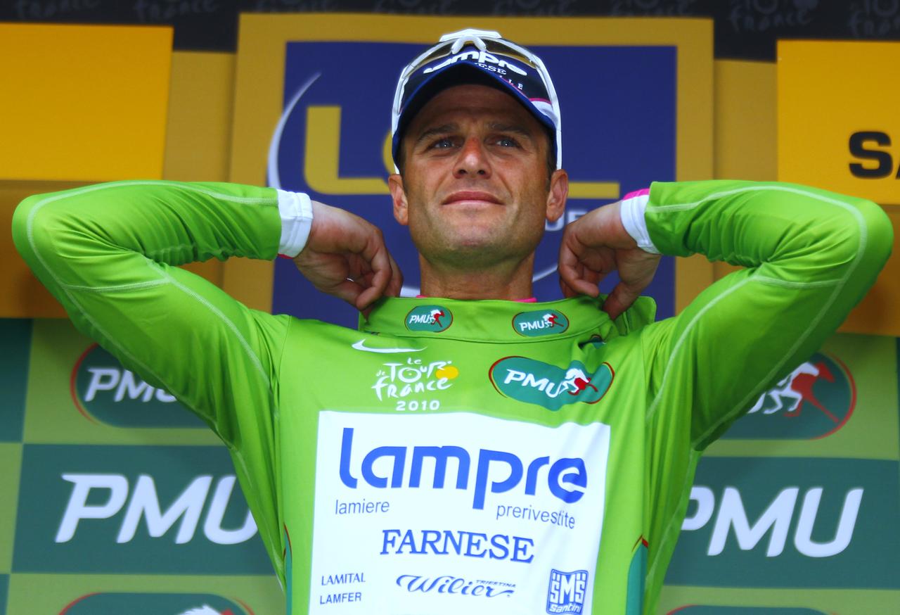 Le mano a mano pour le maillot vert continue. Petacchi l'a repris à Hushovd, sur lequel il compte deux petits points d'avance. [REUTERS - � Bogdan Cristel / Reuters]