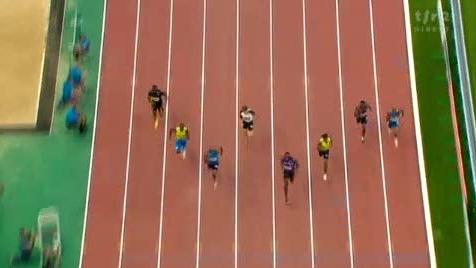 Athlétisme / Meeting de Paris : Le Jamaïcain Usain Bolt s’impose sur 100m en 9’’84 en devançant ses compatriotes Asafa Powell (9’’91) et Yohan Blake (9’’95).