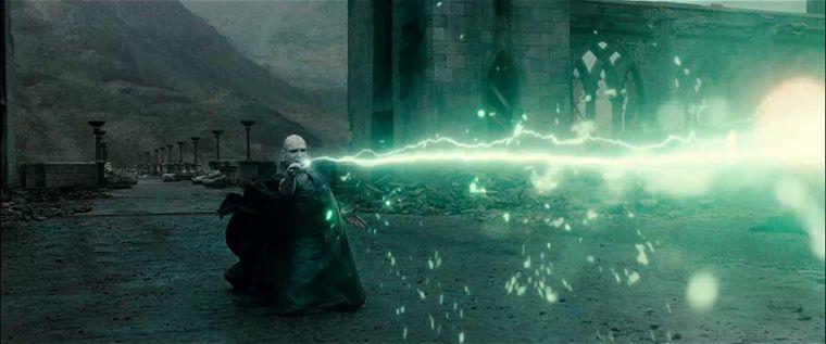 Voldemort tient Poudlard sous son emprise dans ce 7e volet.