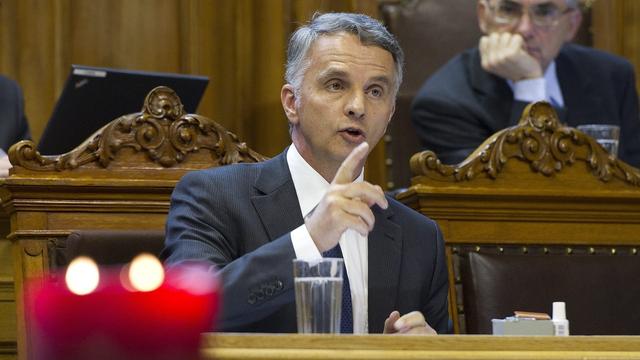 Didier Burkhalter a en vain plaidé pour une contrainte légale afin de faire changer les choses. [Peter Schneider]