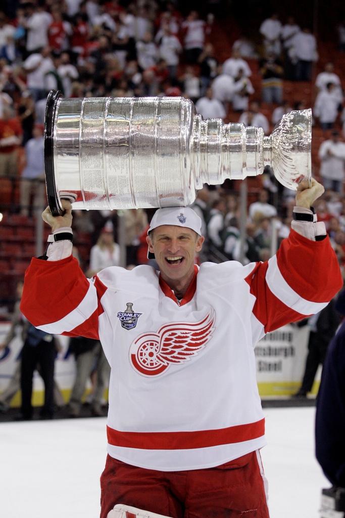 Dominik Hasek a remporté la Coupe Stanley avec les Detroit Red Wings en 2008. [KEYSTONE - Gene J. Puskar]