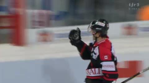 Hockey / Coupe Spengler: Team Canada - Spartak Moscou. DuPont et c'est 3-0. Les Canadiens sont toujours en supériorité numérique