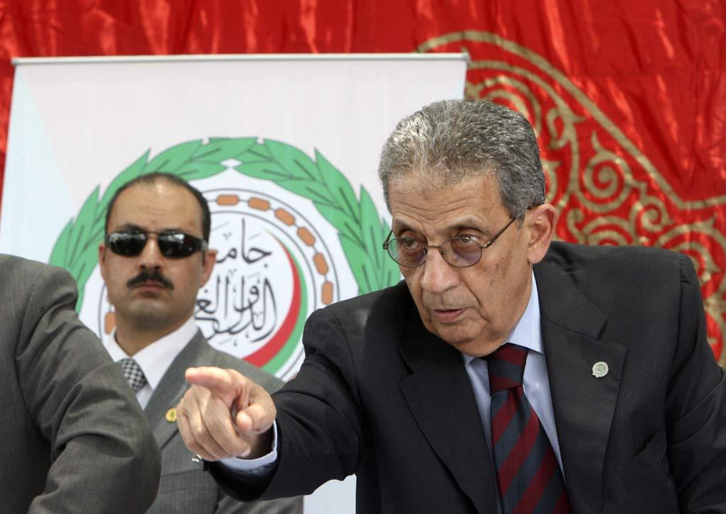 Le président de la Ligue arabe, Amr Moussa, au cours d'une conférence tenue dans une école endommagée par l'offensive israëlienne sur Gaza, le 13 juin 2010.