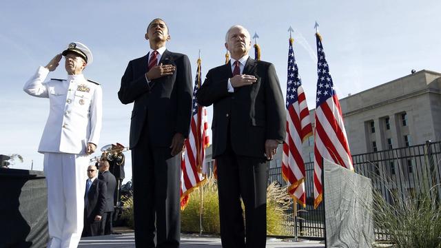 Barack Obama et le secrétaire à la Défense Robert Gates ont rendu hommage aux près de 3000 victimes des attentats.