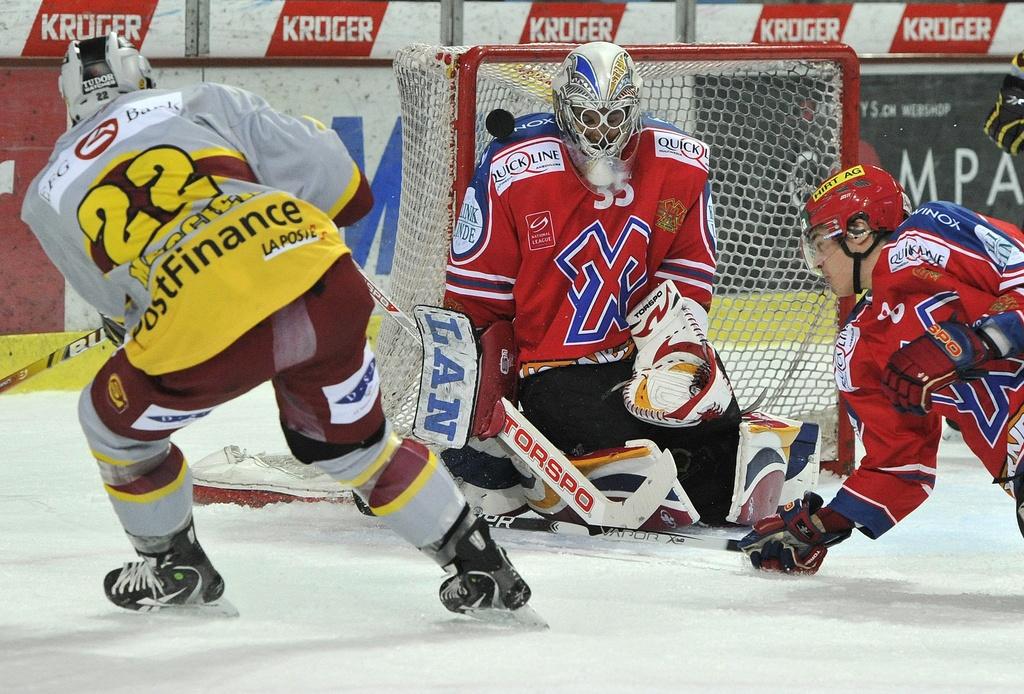 Malgré leur victoire, les Aigles restent sous la barre. [KEYSTONE - PETER SCHNEIDER]