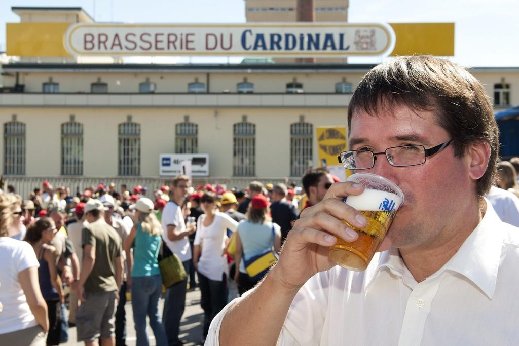 Le président du Parti socialiste Christian Levrat, lui-même Fribourgeois, était présent. [KEYSTONE - LAURENT GILLIERON]