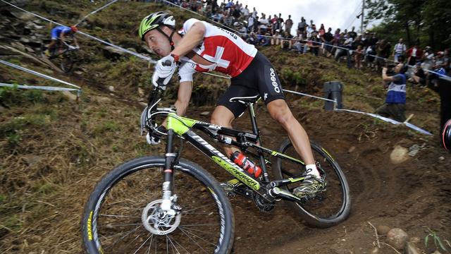 La roue arrière de Nino Schurter lui a joué un vilain tour.