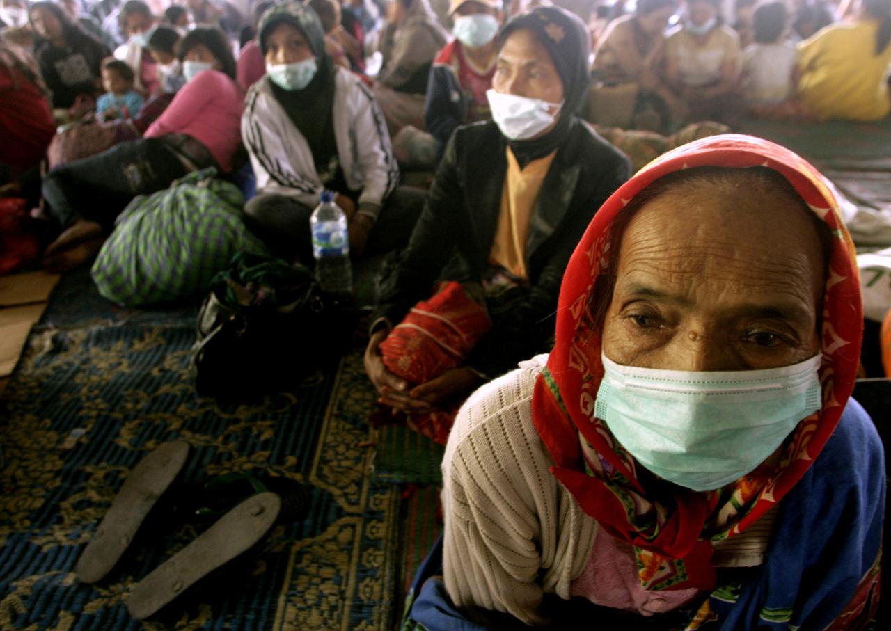 La population de Sumatra redoute les cendres particulièrement toxiques du volcan. [REUTERS - � Tarmizy Harva / Reuters]