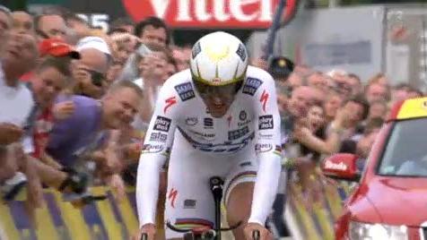 Cyclisme / Tour de France: Fabian Cancellara reporte le prologue de Rotterdam devant Toni Martin et David Millar. Le Bernois s'empare du premier maillot jaune de l'édition 2010.