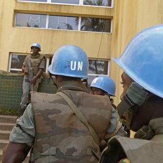 Le gouvernement Ouattara est retranché dans un hôtel gardé par les casques bleus (10 décembre 2010). [Schalk van Zuydam]