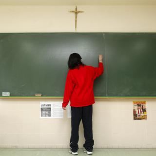 La présence de crucifix dans les écoles est fréquemment sujette à polémique.