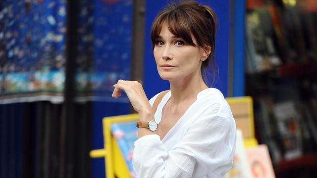 Carla Bruni s'est opposée à la lapidation d'une femme iranienne.