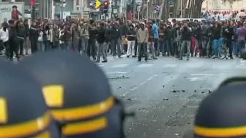 Séquences choisies: violentes manifestations à Lyon