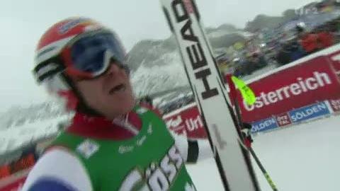 Ski alpin / Coupe du monde : Didier Cuche prend la 9e place de la 1ère manche du géant de Sölden à 1 seconde 14 du leader, le Français Cyprien Richard.