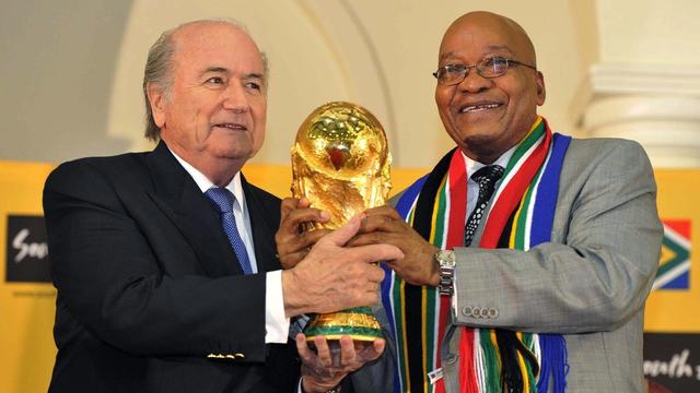 Blatter en compagnie du président sud-africain Jacob Zuma.