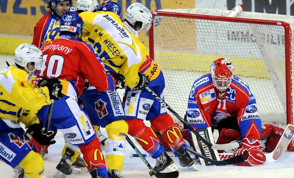 Ari Sulander a réussi un retour remarqué dans la cage des ZSC Lions. [KEYSTONE - WALTER BIERI]