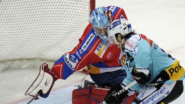 La bataille a été rude entre les Lions de Zurich et les Lakers de Rapperswil.