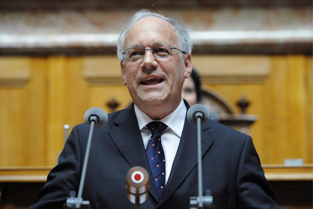 Elu le 22 septembre, le libéral-radical bernois Johann Schneider-Ammann prend le Département fédéral de l'économie. Il succède ainsi à Doris Leuthard. [lukas lehmann]