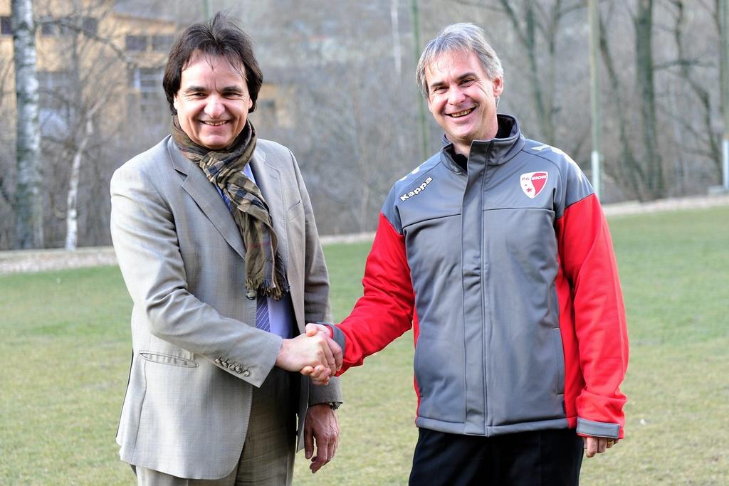 "CC" et Laurent Roussey feront le point après la finale de Coupe. Le Français restera-t-il à la tête du FC Sion? [KEYSTONE - JEAN-CHRISTOPHE BOTT]