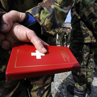 L'ASIN veut empêcher que la Suisse participe à des actions militaires à l'étranger. [Dominic Favre]