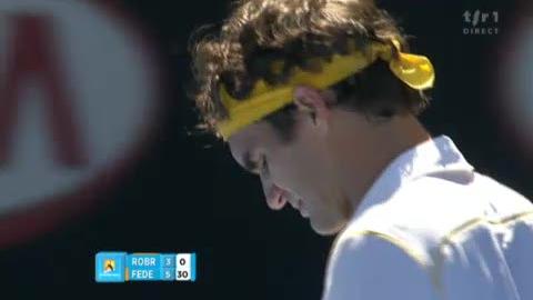 Tennis / Open d'Australie: Départ idéal de Roger Federer face à Tommy Robredo. Le Bâlois empoche facilement le premier set 6-3
