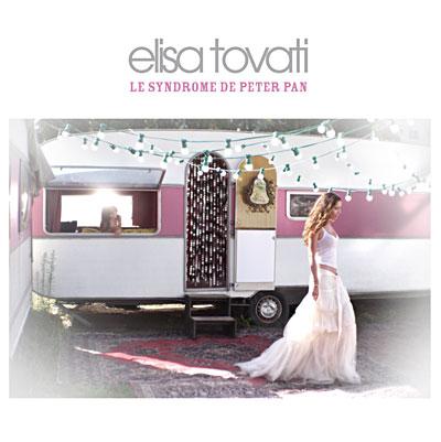 Elisa Tovati joue les Esmeralda charmeuses sur la pochette du disque et sur le clip du premier titre.