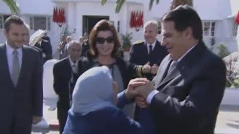 Tunisie: 8 ministres retournent leurs vestes