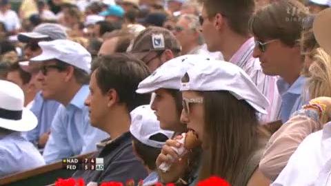 Tennis / Roland Garros (Finale): 2e man che. Nadal-Federer. A la force du... poignet, Federer refait son break de retard et égalise à 4 partout