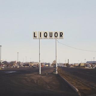 "Liquor" de Mike Bayne. [mikebayne.com]