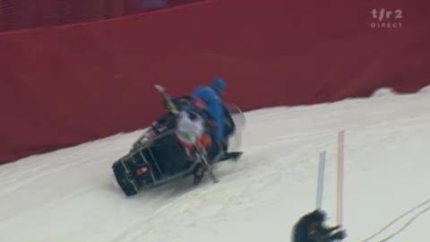 Ski alpin / Mondiaux de Garmisch: Après la chute des skieurs, voici la chute de motoneige durant les épreuves par nations