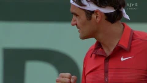 Tennis / Roland Garros (1/4): Federer-Monfils. Federer mène 1 set à 0. Dernier jeu et balle de set.