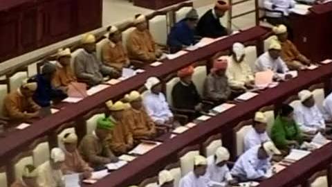 Première séance du Parlement birman