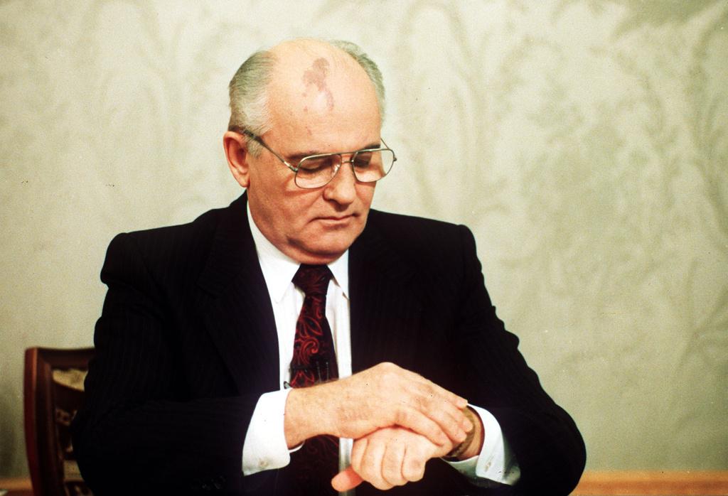Gorbatchev, quelques minutes avant son discours avant son discours à la télévision [Liu Heung Shing]
