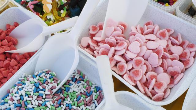 Chaque Suisse a mangé 3,5 kilos de bonbons l'an dernier. [Roger Rozencwajg]