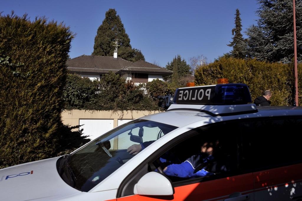 La police se concentre désormais sur l'environnement familial du père des jumelles (ici son domicile à St-Sulpice). [Dominic Favre]