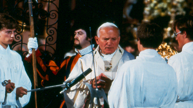 Pape Jean-Paul II en Suisse en 1984. [RTS]