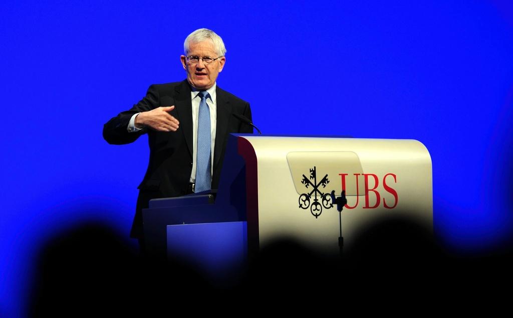 Pour Kaspar Villiger, les millions dont profitera Axel Weber étaient l'unique façon de le faire venir à l'UBS. [KEYSTONE - WALTER BIERI]