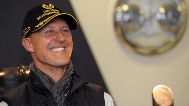 Michael Schumacher a fêté son "anniversaire" samedi après les essais qualificatifs. [KEYSTONE - David Ebener]