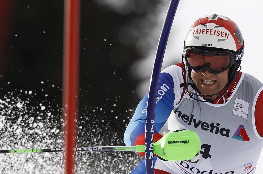 Zurbriggen ne veut pas laisser filer Kostelic au général. [KEYSTONE - PETER KLAUNZER]